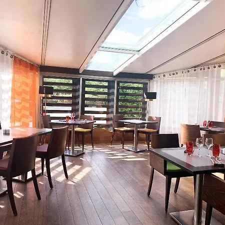 Le Trefle 3* פורטה-סור-גארון