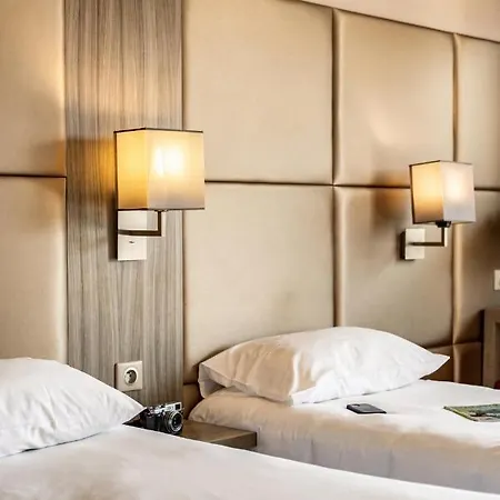 Le Trefle 3* פורטה-סור-גארון