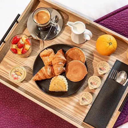 Le Trefle פורטה-סור-גארון