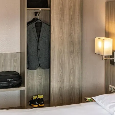 Le Trefle פורטה-סור-גארון