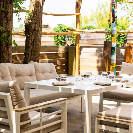 Le Trefle 3* פורטה-סור-גארון