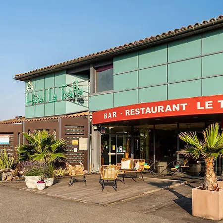 Le Trefle Otel 3*