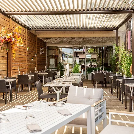 Hotel Le Trefle Portet-sur-Garonne