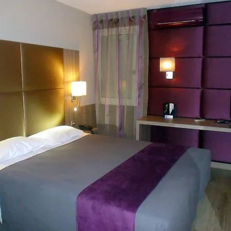 Отель Le Trefle 3*