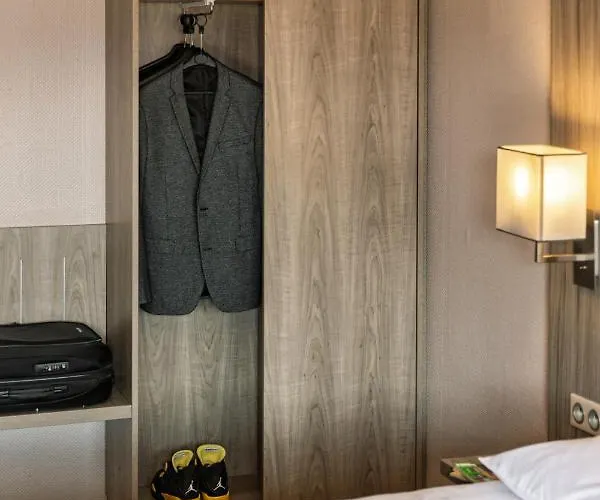 Le Trefle Порте-сюр-Гарон