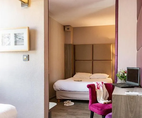 Отель Le Trefle 3*