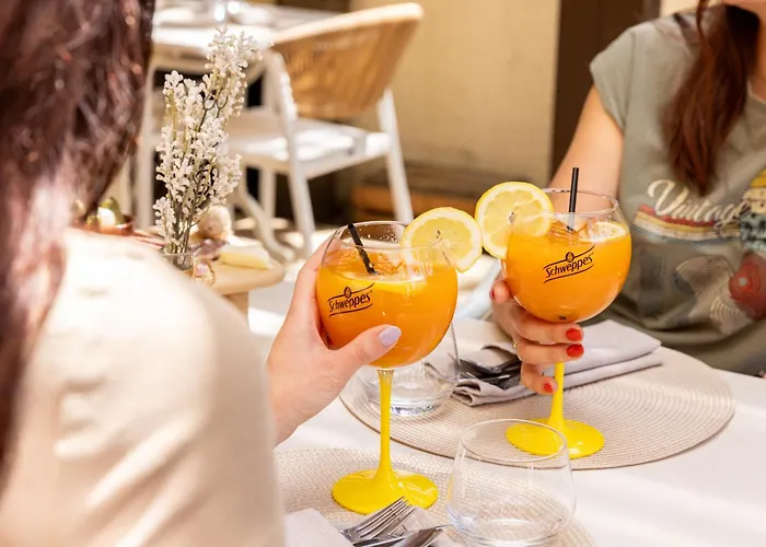 Отель Le Trefle Порте-сюр-Гарон