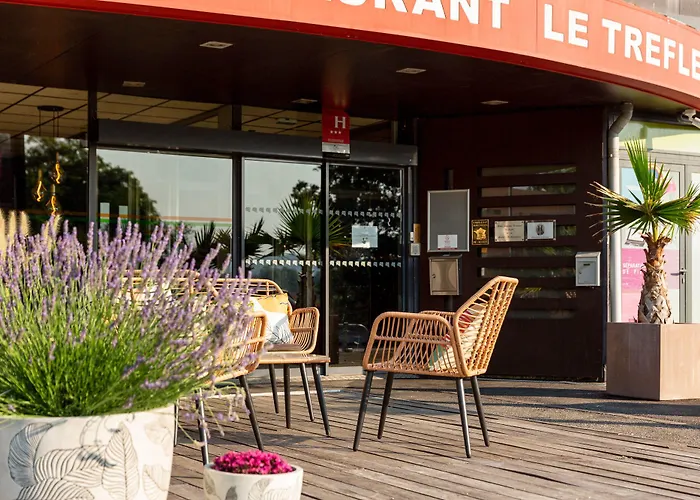 Le Trefle Отель