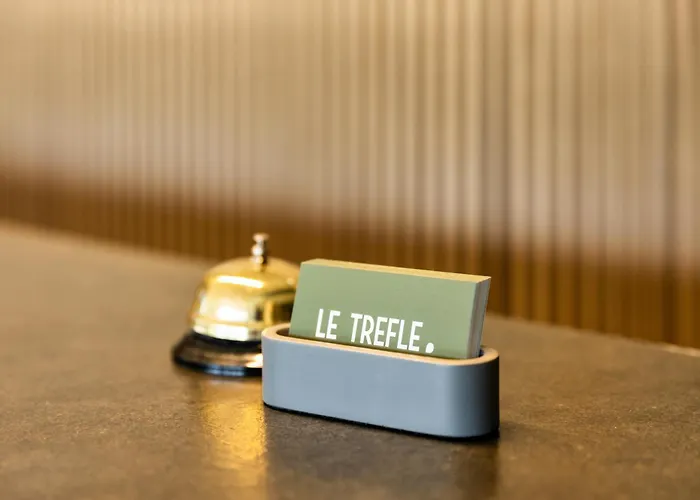 Le Trefle Порте-сюр-Гарон